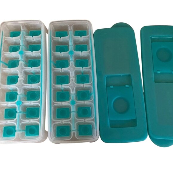 Tupperware Fresh n Pure Blue Ice Cube Tray Seal  Flexible Silicone Bottom - Picture 1 of 6